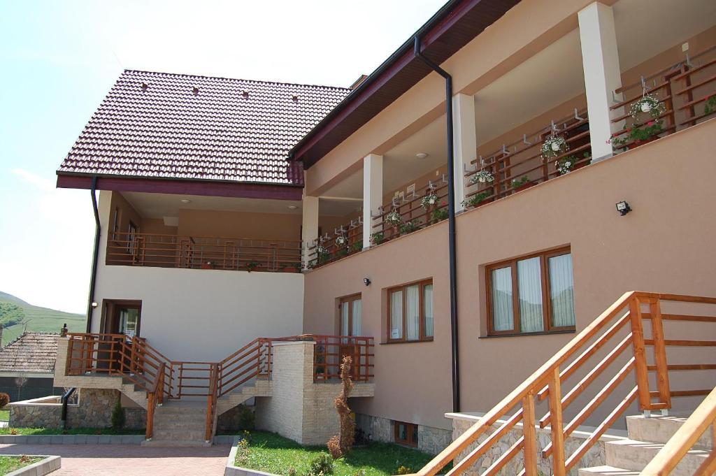 Pension Laura Cheile Turzii Petrestii de Jos Ngoại thất bức ảnh